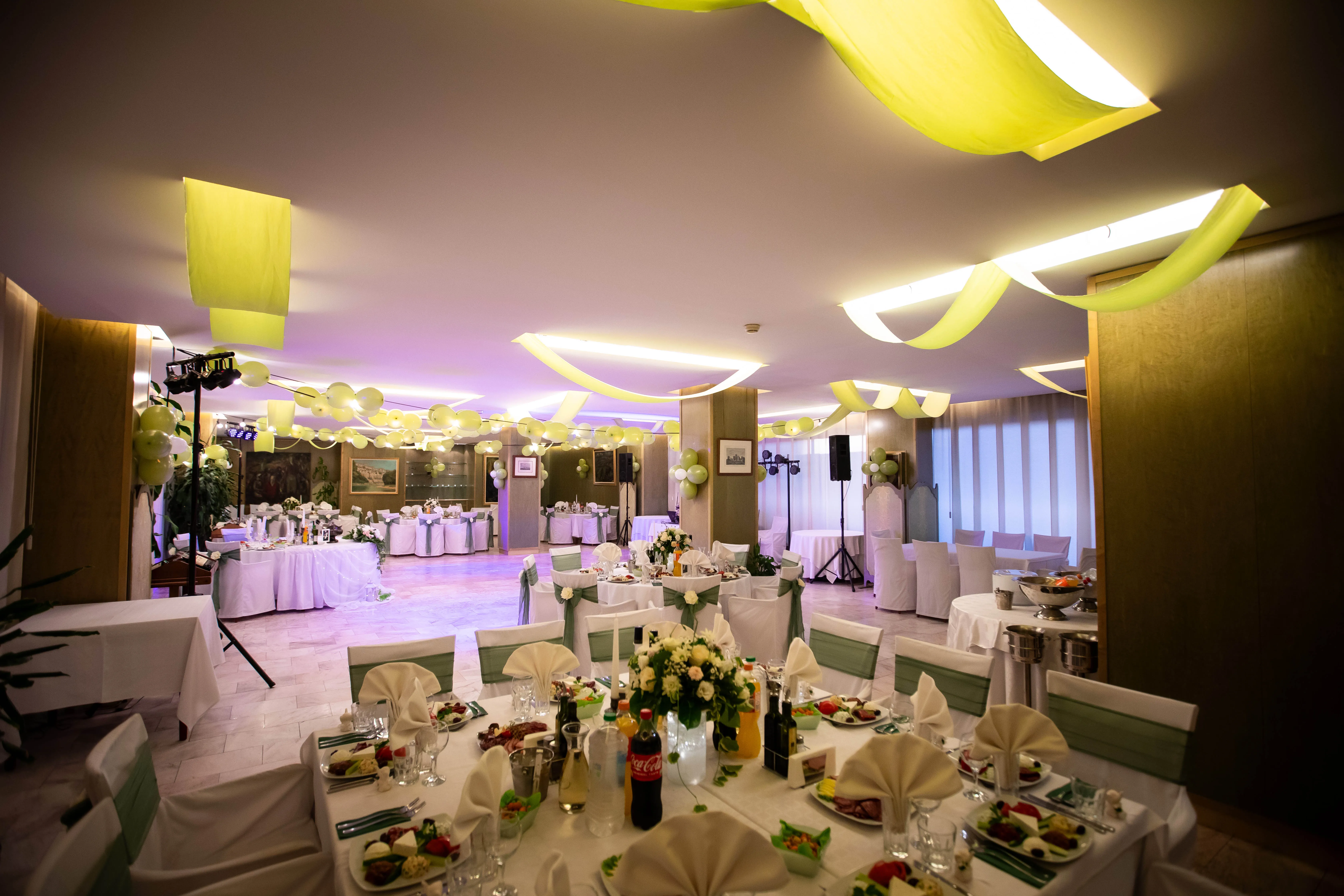 Restaurant ambiance